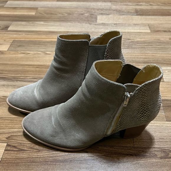 Vionic Women’s Anne Ankle Bootie Suede Snakeskin Printed Heel Gray‎ Tan Size 8.5 - Picture 7 of 13